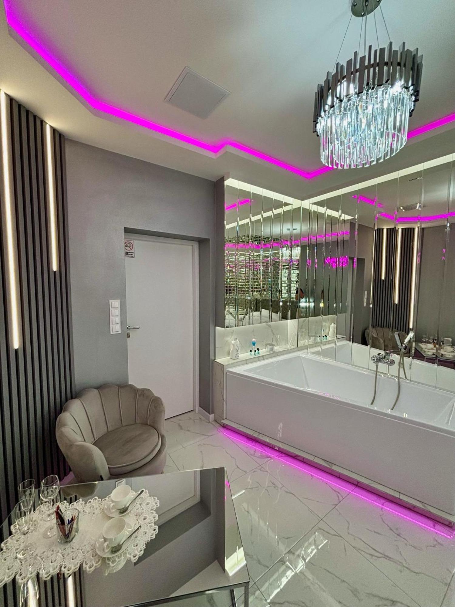 Apartament "Prezydencki Deluxe" Centrum Z Duza Wanna Dla Dwojga Gniezno Extérieur photo